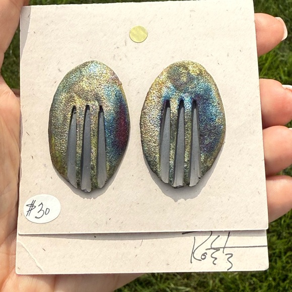 Pizzazz Jewelry - 🔴 Pizzazz Handmade clip on earrings